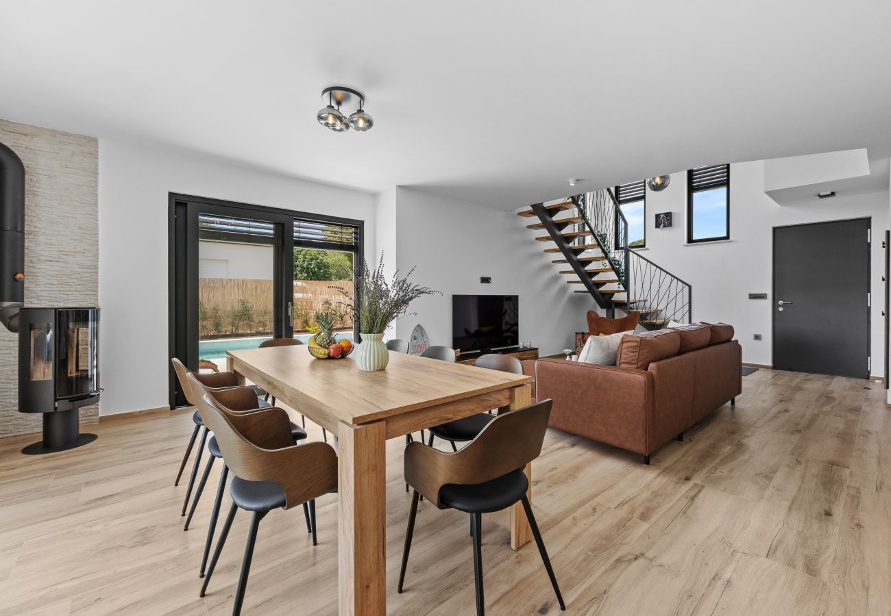 Вилла на Vintijan - Villa Enja for 8 people near Pula with private pool & pet friendly