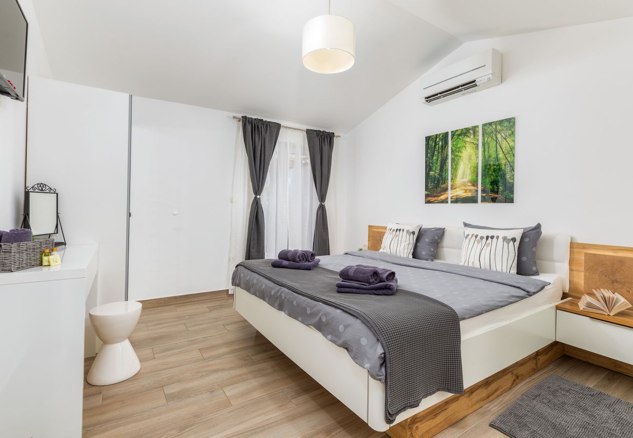 Вилла на Pomer - Villa MileManda for 8 people near Pula with children playground only 300 meters from the beach