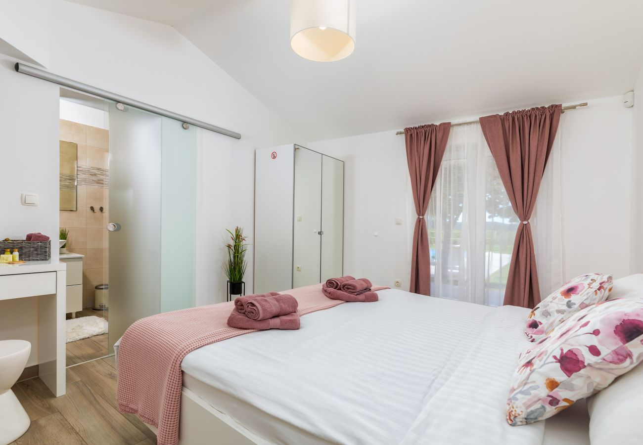 Вилла на Pomer - Villa MileManda for 8 people near Pula with children playground only 300 meters from the beach