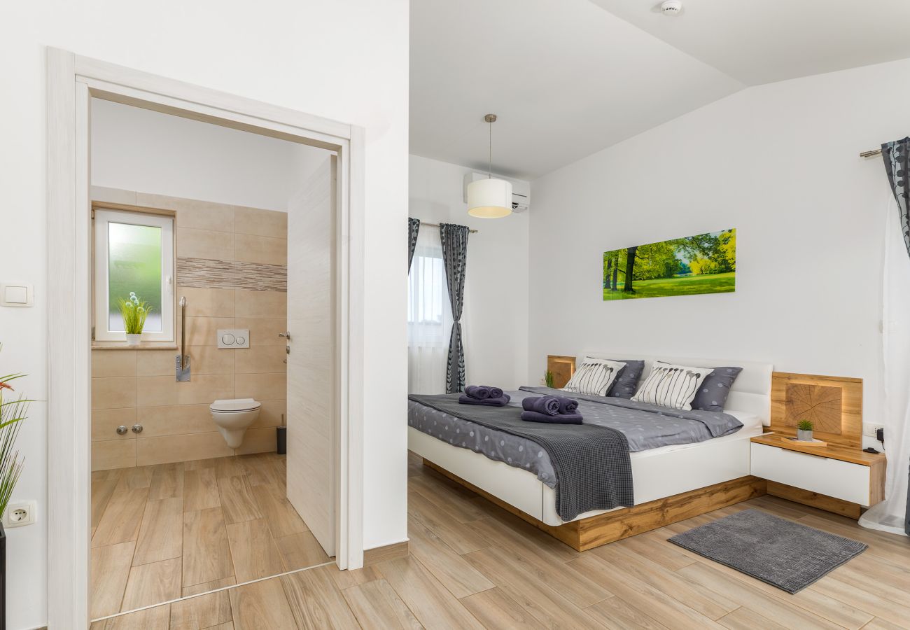 Вилла на Pomer - Villa MileManda for 8 people near Pula with children playground only 300 meters from the beach
