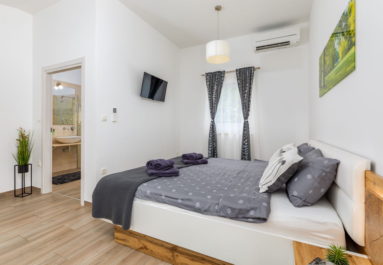 Вилла на Pomer - Villa MileManda for 8 people near Pula with children playground only 300 meters from the beach