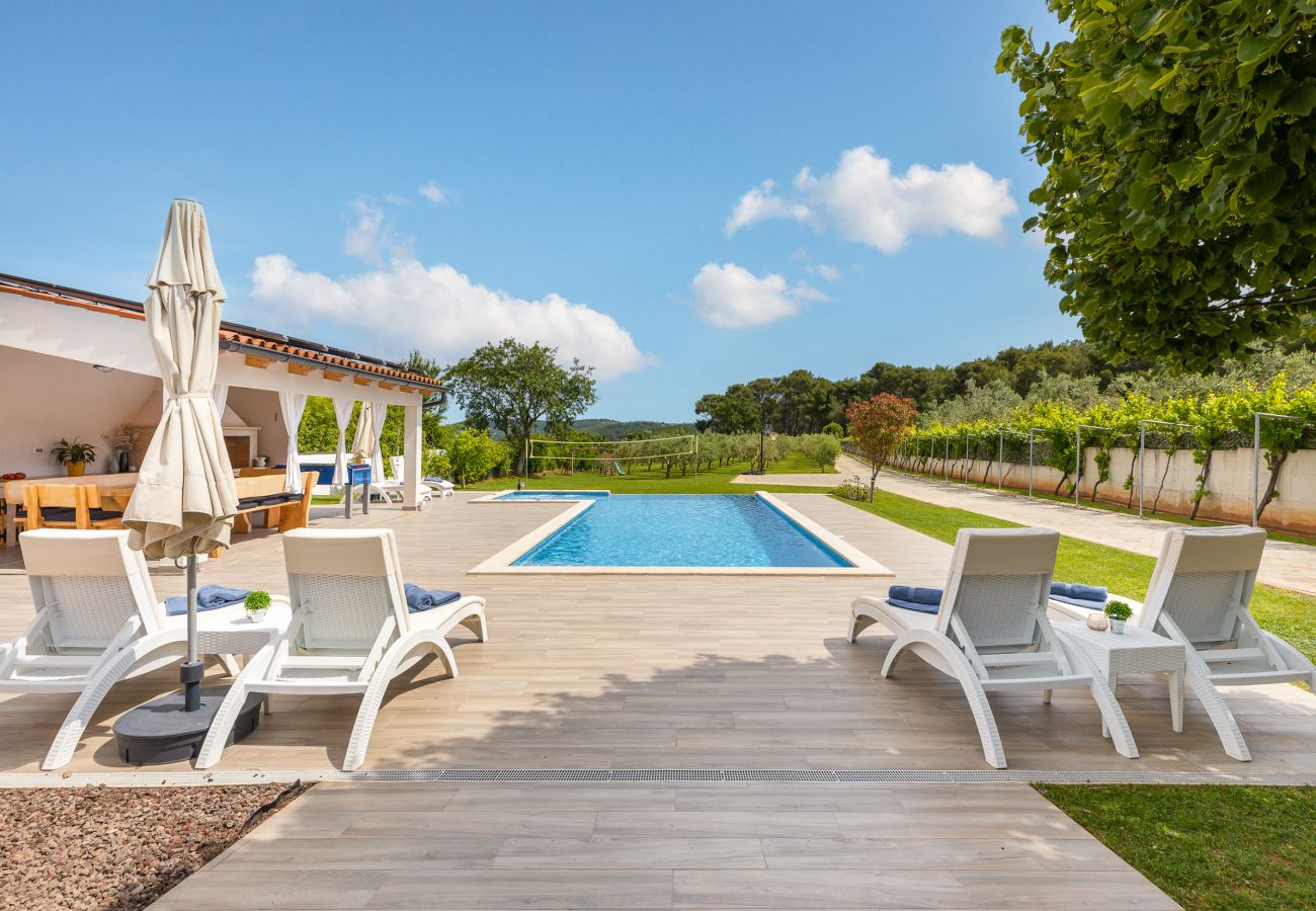 Вилла на Pomer - Villa MileManda for 8 people near Pula with children playground only 300 meters from the beach
