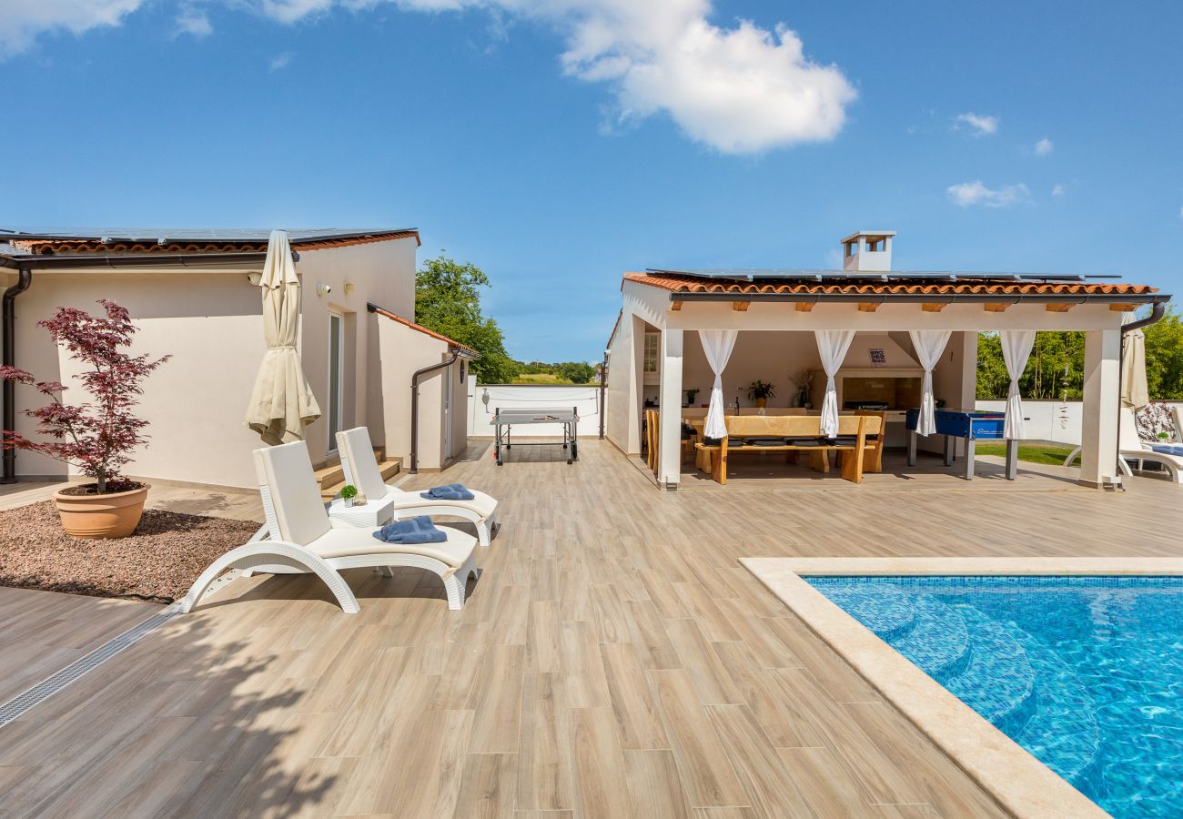 Вилла на Pomer - Villa MileManda for 8 people near Pula with children playground only 300 meters from the beach