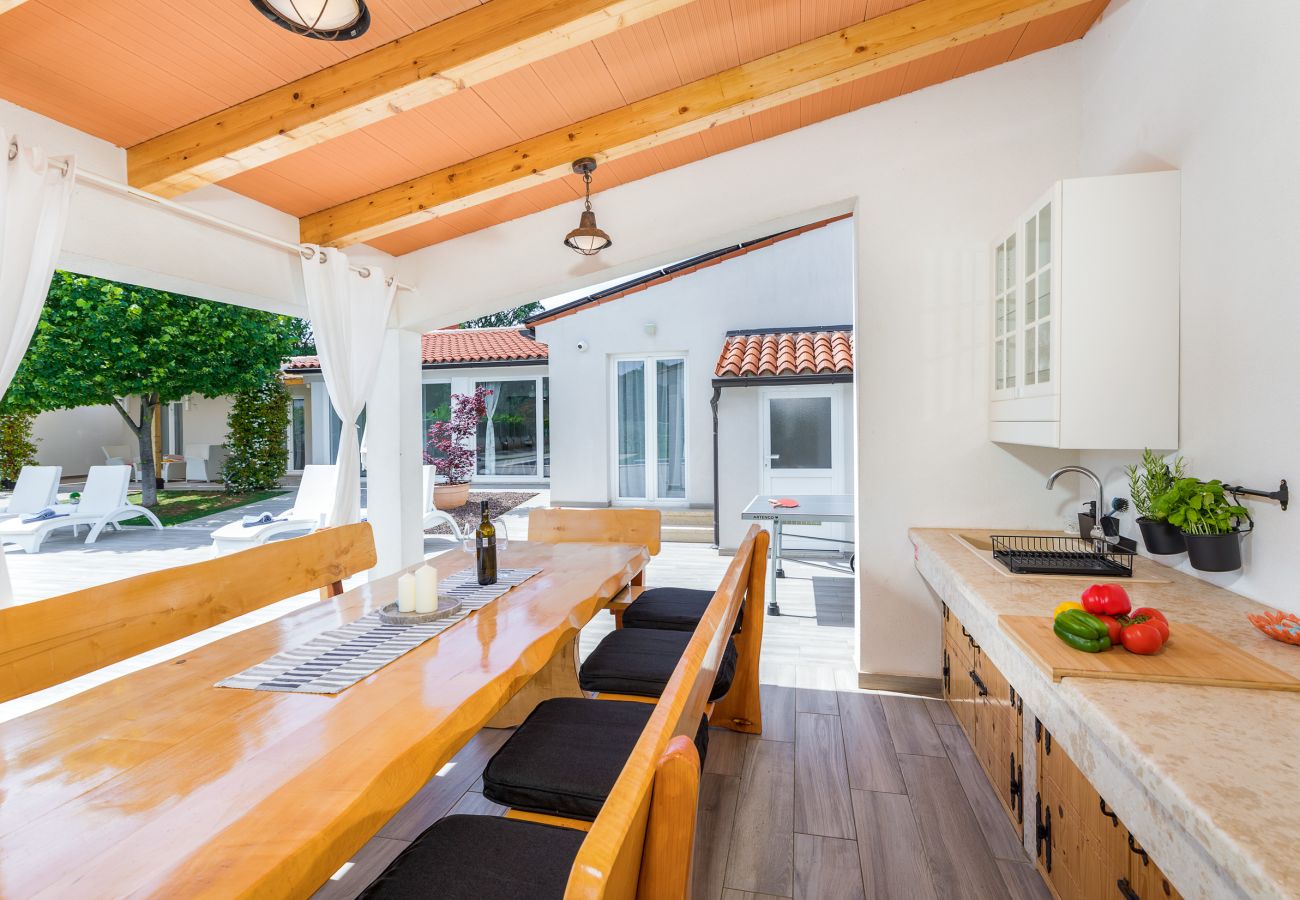 Вилла на Pomer - Villa MileManda for 8 people near Pula with children playground only 300 meters from the beach