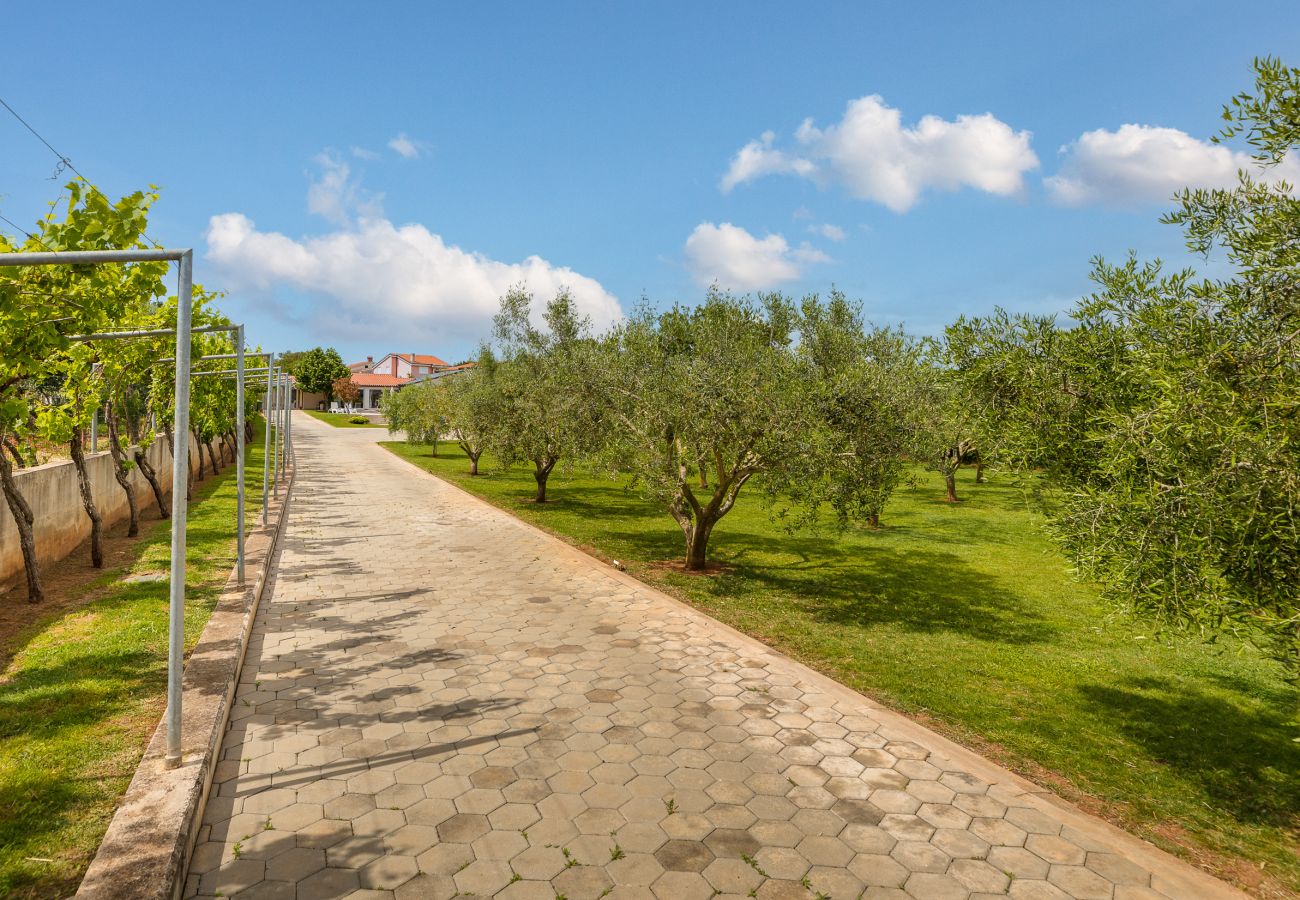 Вилла на Pomer - Villa MileManda for 8 people near Pula with children playground only 300 meters from the beach