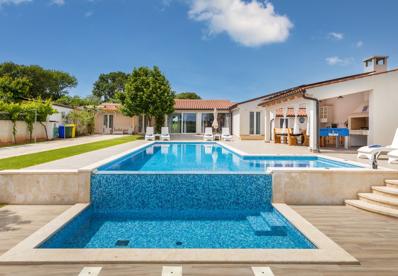 Вилла на Pomer - Villa MileManda for 8 people near Pula with children playground only 300 meters from the beach