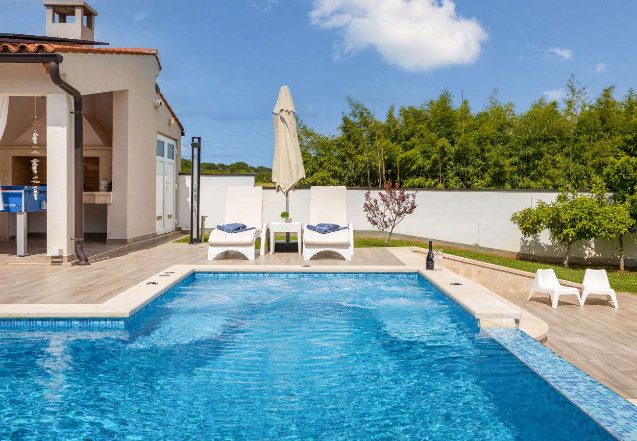 Вилла на Pomer - Villa MileManda for 8 people near Pula with children playground only 300 meters from the beach