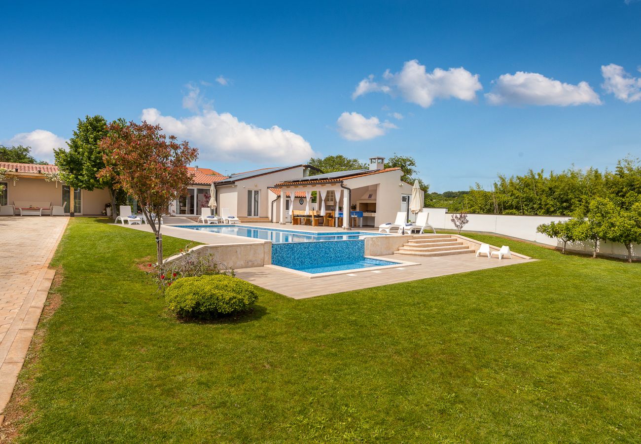 Вилла на Pomer - Villa MileManda for 8 people near Pula with children playground only 300 meters from the beach