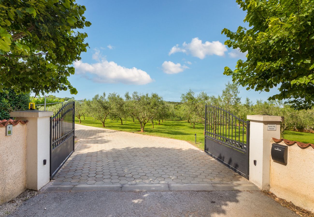 Вилла на Pomer - Villa MileManda for 8 people near Pula with children playground only 300 meters from the beach