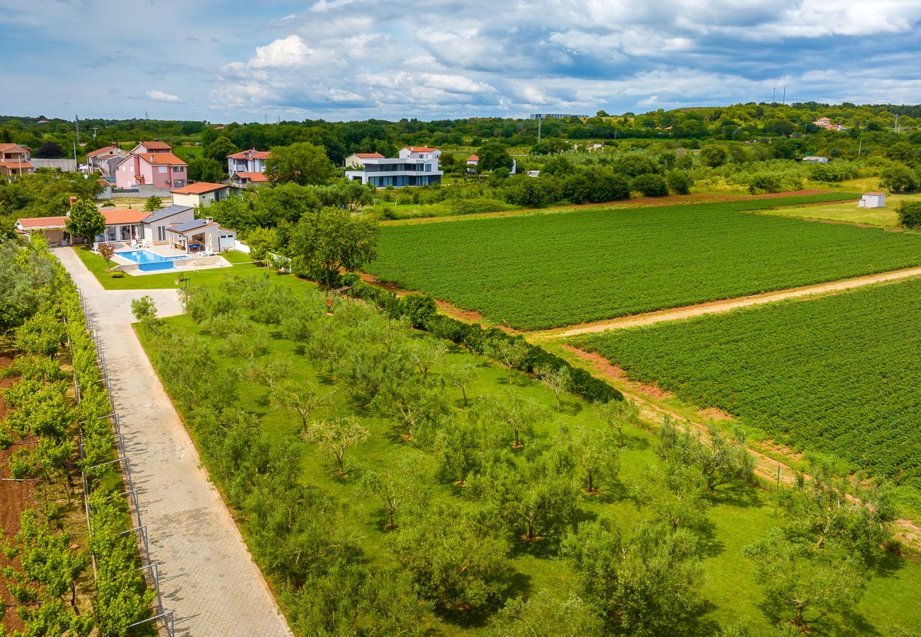 Вилла на Pomer - Villa MileManda for 8 people near Pula with children playground only 300 meters from the beach