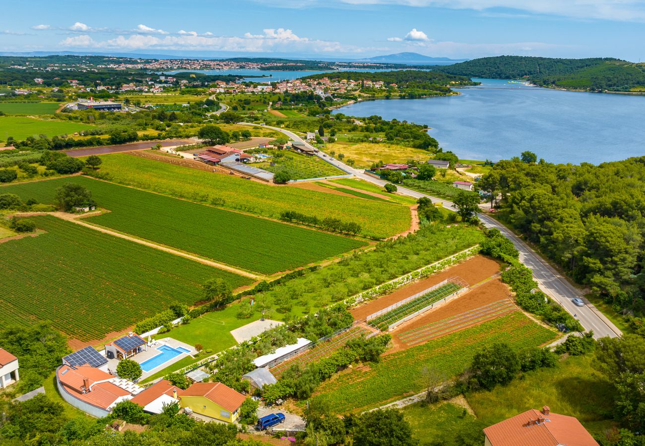 Вилла на Pomer - Villa MileManda for 8 people near Pula with children playground only 300 meters from the beach