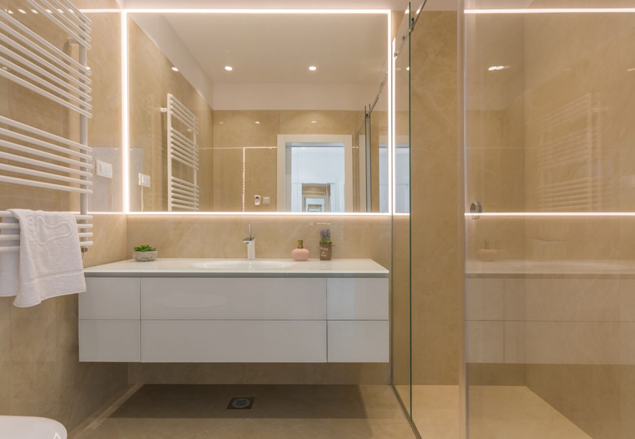 Вилла на Valentici - Villa Gabrijela for 10 people near Novigrad with 66 m2 heated pool and sea view