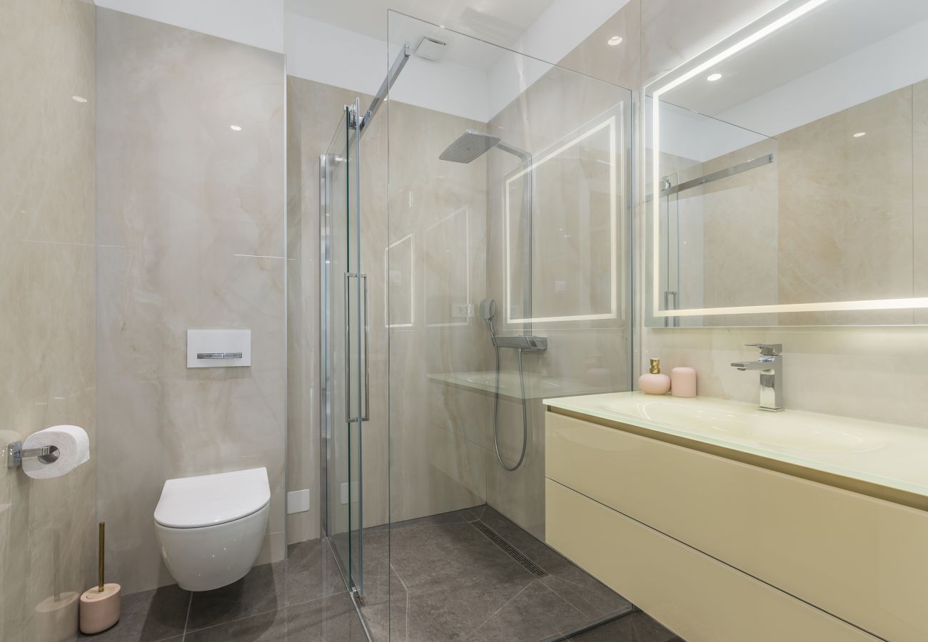 Вилла на Valentici - Villa Sara for 10 people near Novigrad with sea view and salt- water pool