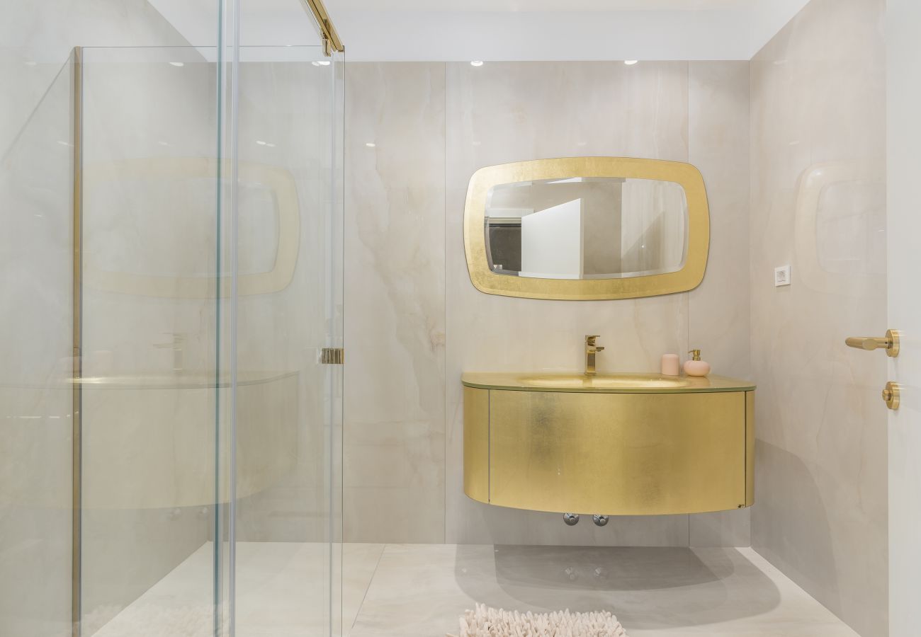 Вилла на Valentici - Villa Sara for 10 people near Novigrad with sea view and salt- water pool