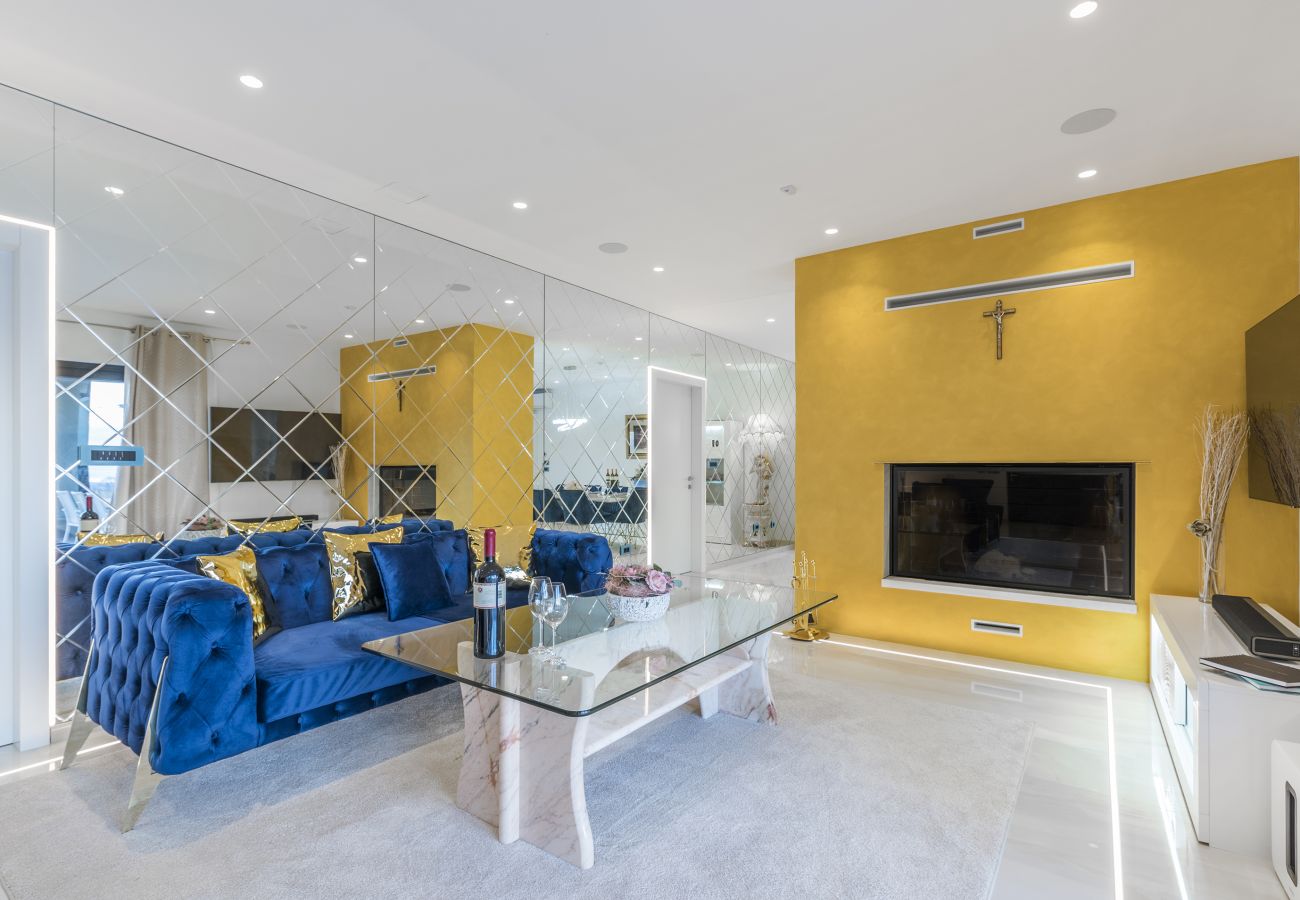 Вилла на Valentici - Villa Sara for 10 people near Novigrad with sea view and salt- water pool