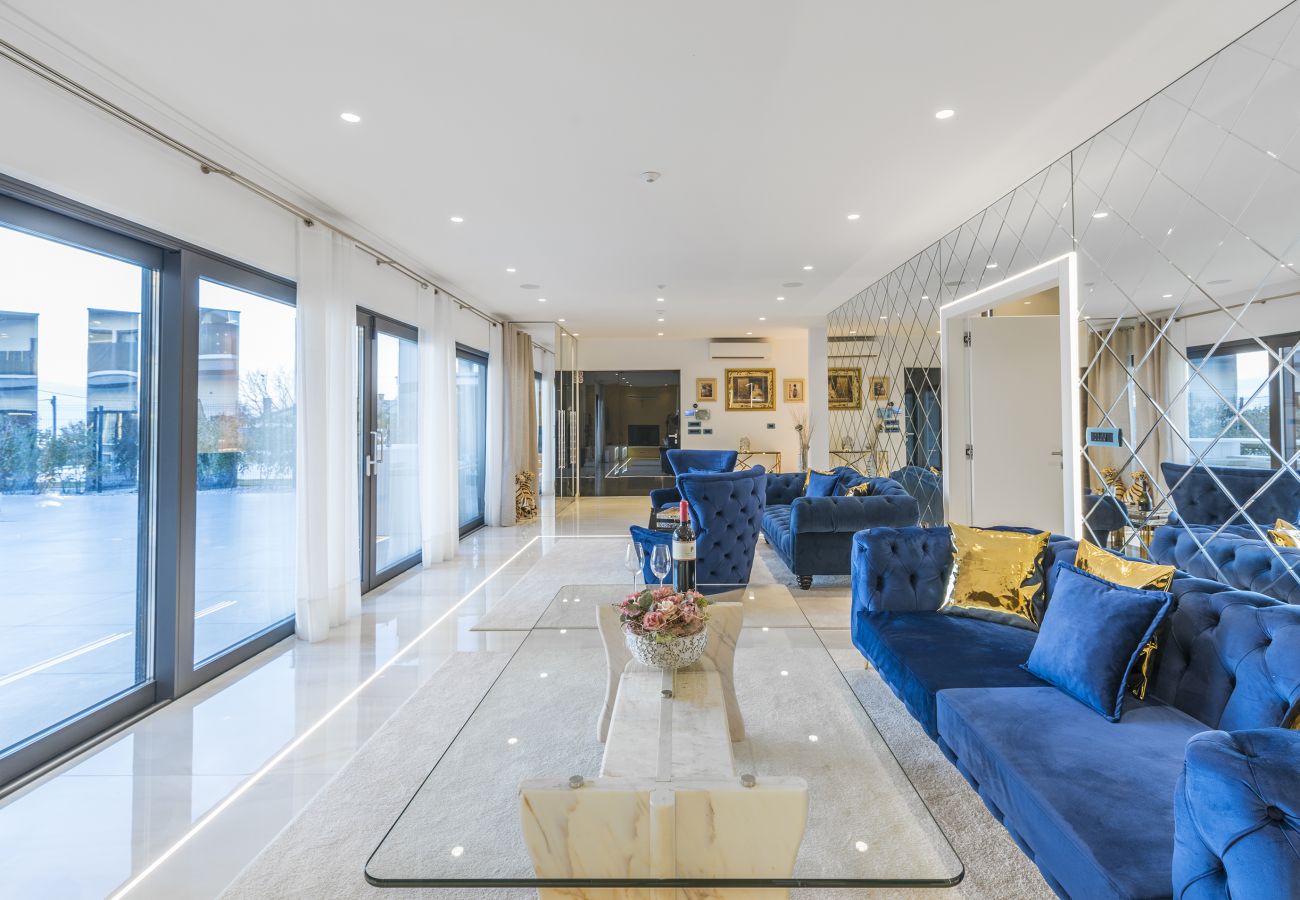 Вилла на Valentici - Villa Sara for 10 people near Novigrad with sea view and salt- water pool