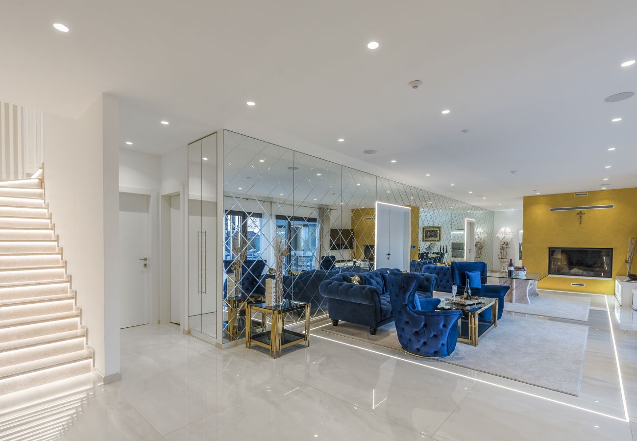 Вилла на Valentici - Villa Sara for 10 people near Novigrad with sea view and salt- water pool
