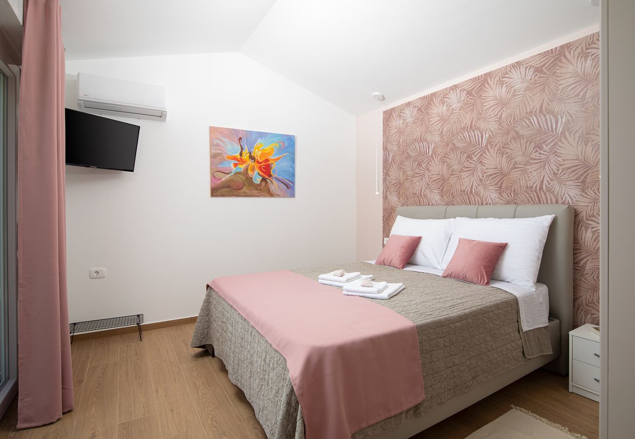 Вилла на Šišan - Villa Cvita for 2 people near Pula with private heated pool 