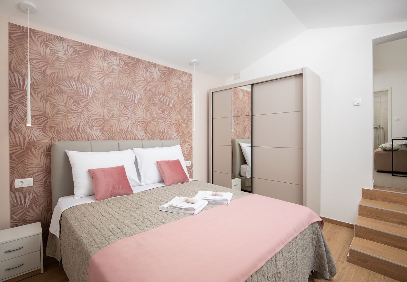 Вилла на Šišan - Villa Cvita for 2 people near Pula with private heated pool 