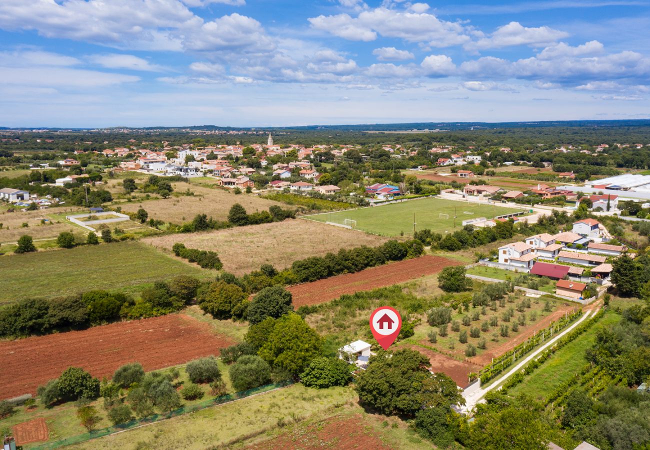 Вилла на Šišan - Villa Cvita for 2 people near Pula with private heated pool 
