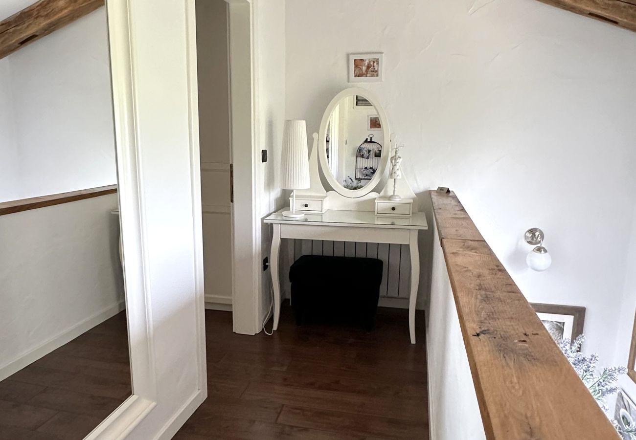 Вилла на Baderna - Villa Experience for 6 people with private heated pool & pet friendly