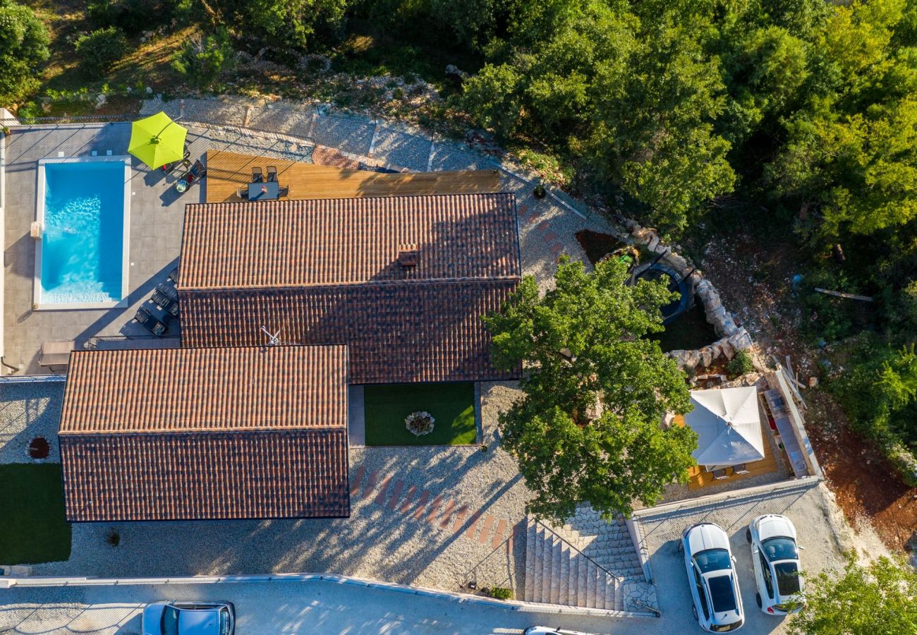 Вилла на Šarici - Villa Gloria for 6 people with private pool and children playground