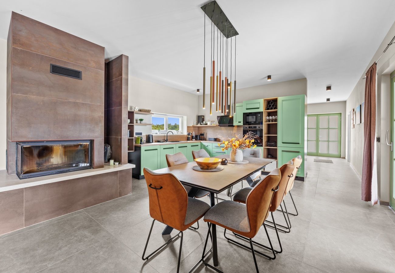 Вилла на Šivati - Villa LunIstria in Central Istria for 10 people with private pool & kids playground