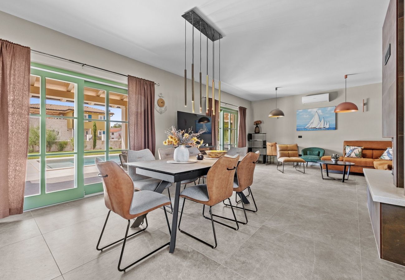Вилла на Šivati - Villa LunIstria in Central Istria for 10 people with private pool & kids playground