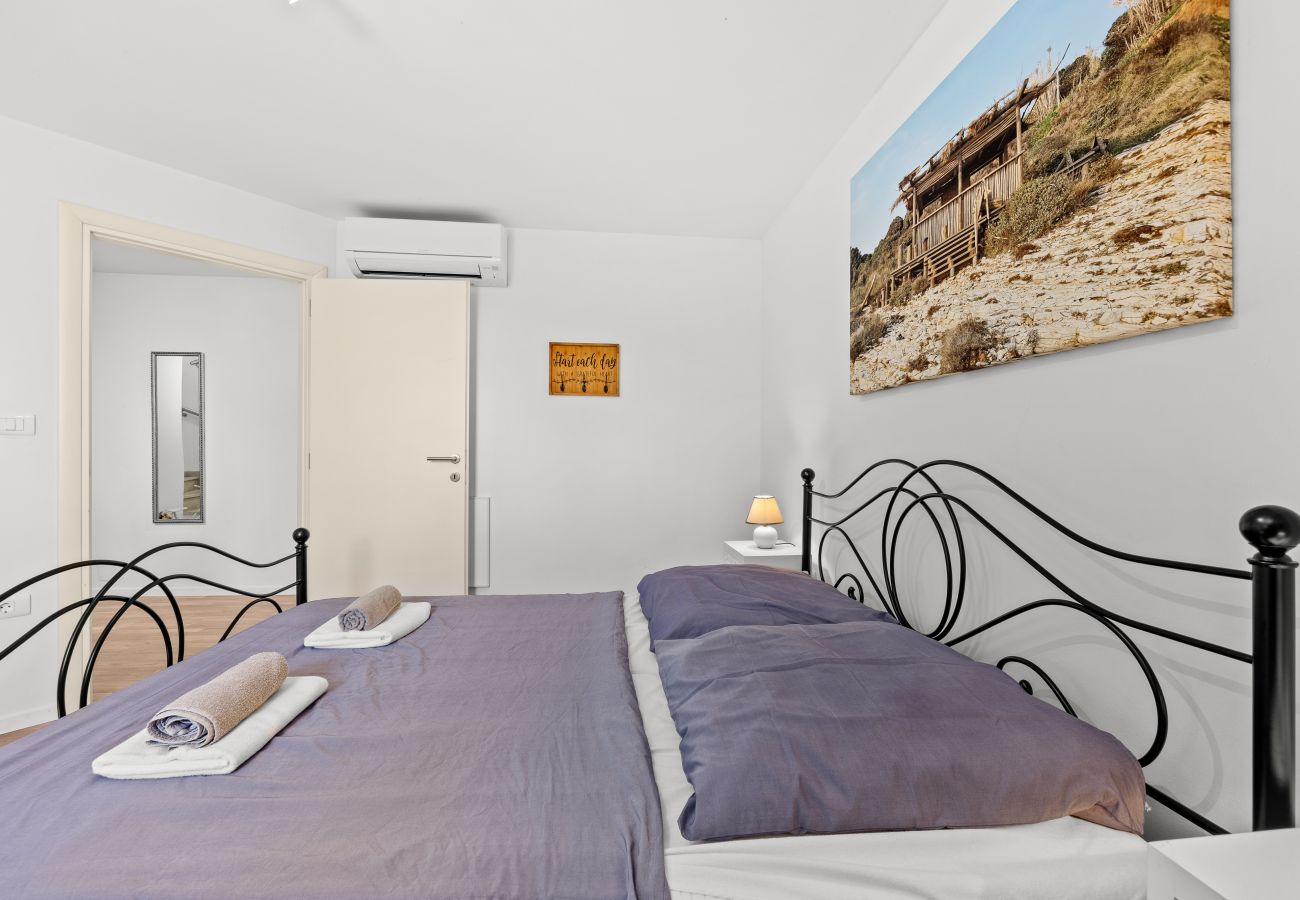 Вилла на Rebici - Villa Renata for 11 people with private heated pool & pet friendly