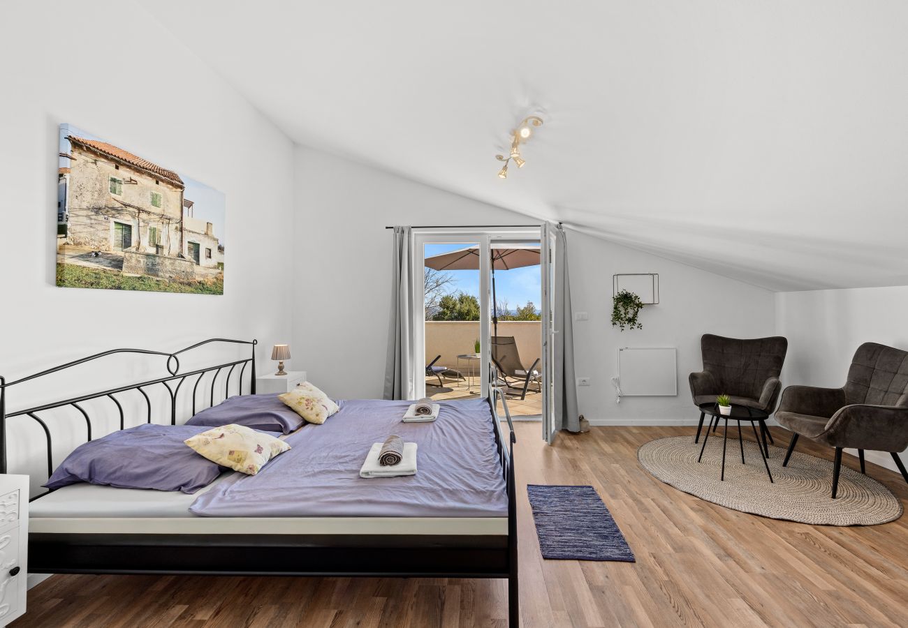 Вилла на Rebici - Villa Renata for 11 people with private heated pool & pet friendly