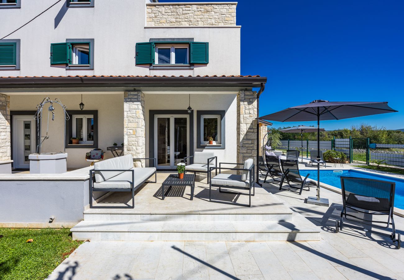 Вилла на Rebici - Villa Renata for 11 people with private heated pool & pet friendly