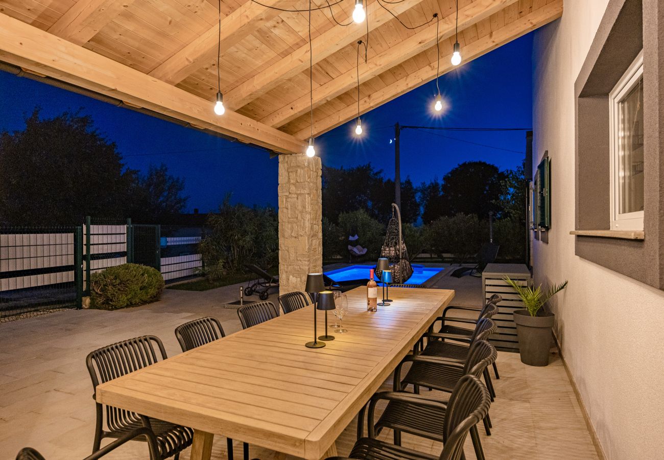 Вилла на Rebici - Villa Renata for 11 people with private heated pool & pet friendly