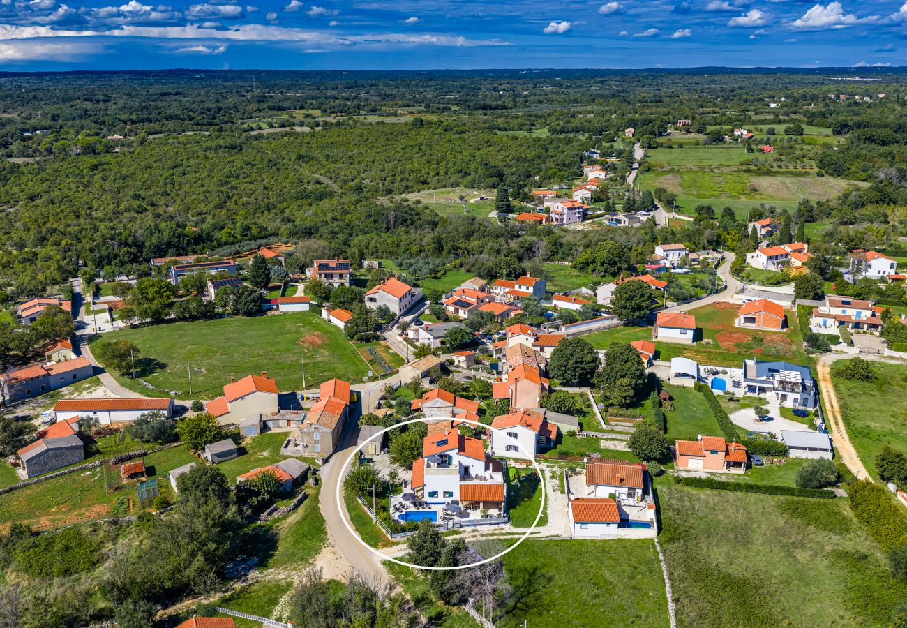 Вилла на Rebici - Villa Renata for 11 people with private heated pool & pet friendly