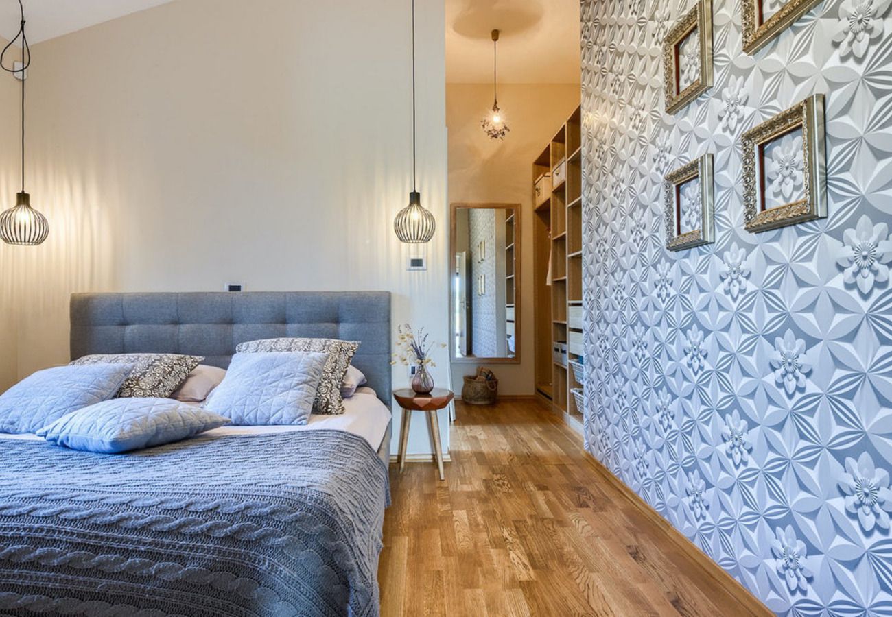 Вилла на Veliki Vareški - Villa Campi for 10 persons near Pula with large garden, private golf and tennis court, kids playground & wellness area 