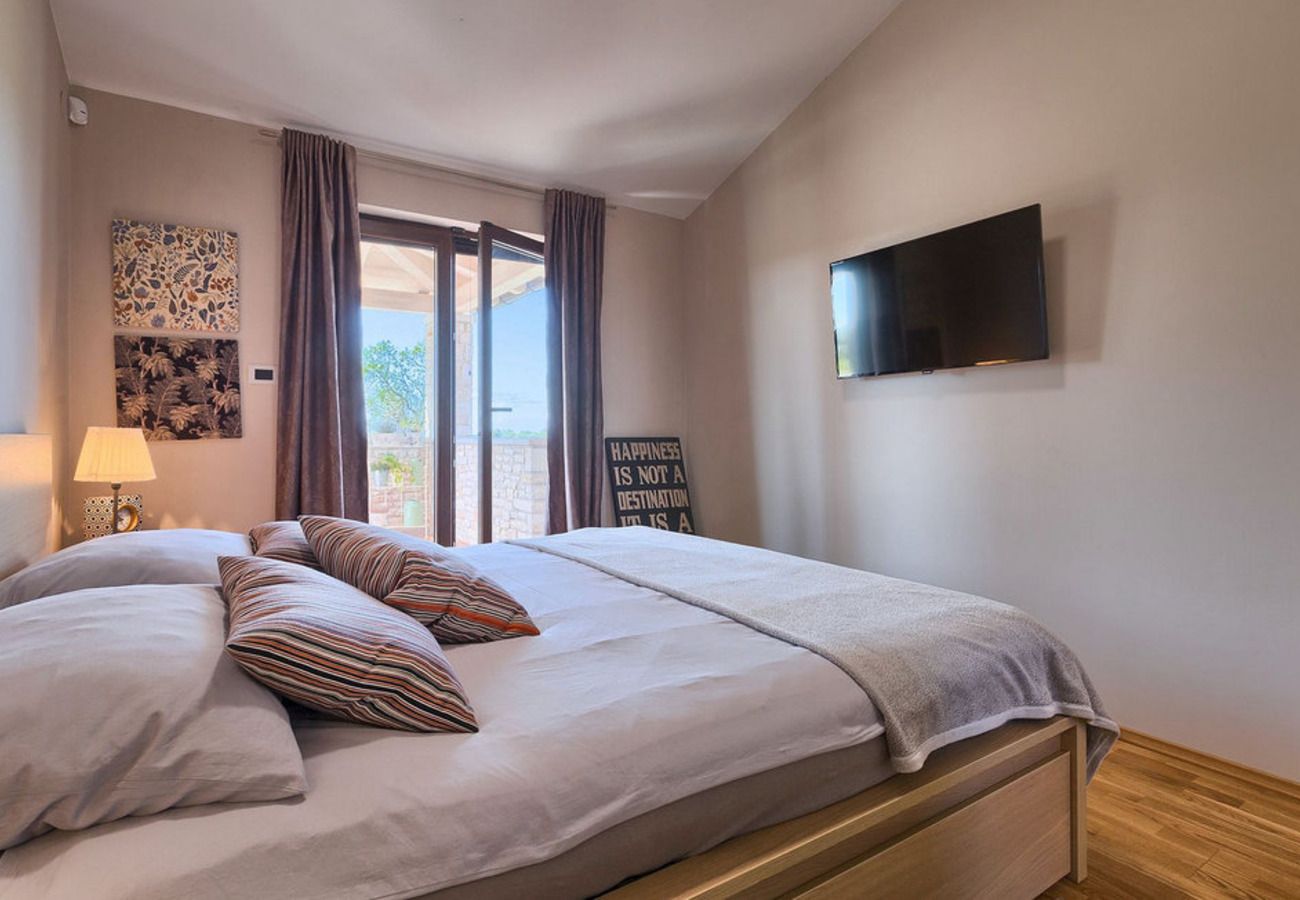 Вилла на Veliki Vareški - Villa Campi for 10 persons near Pula with large garden, private golf and tennis court, kids playground & wellness area 