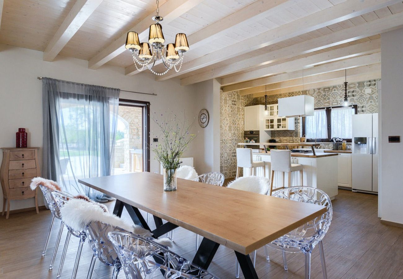 Вилла на Veliki Vareški - Villa Campi for 10 persons near Pula with large garden, private golf and tennis court, kids playground & wellness area 