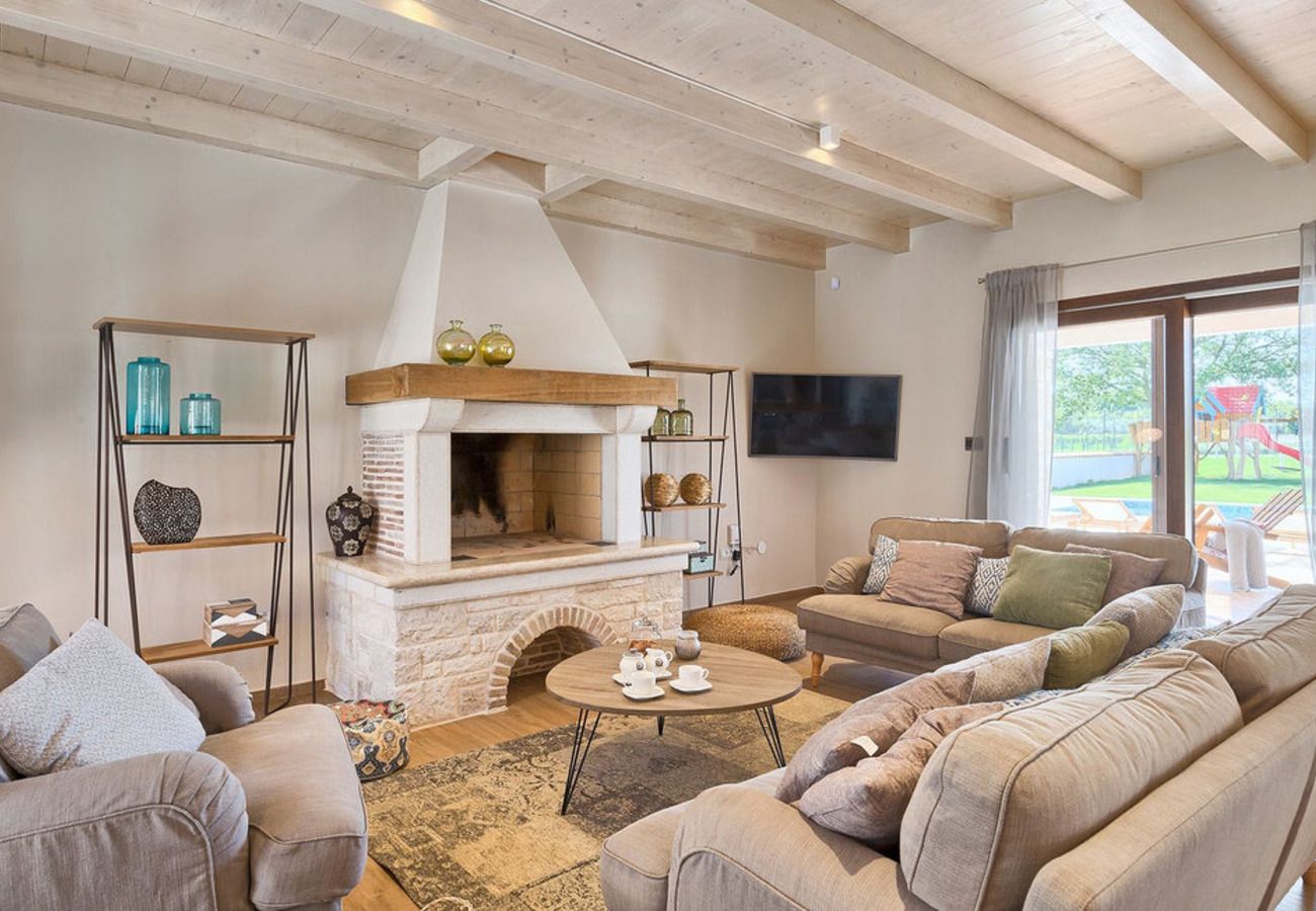 Вилла на Veliki Vareški - Villa Campi for 10 persons near Pula with large garden, private golf and tennis court, kids playground & wellness area 