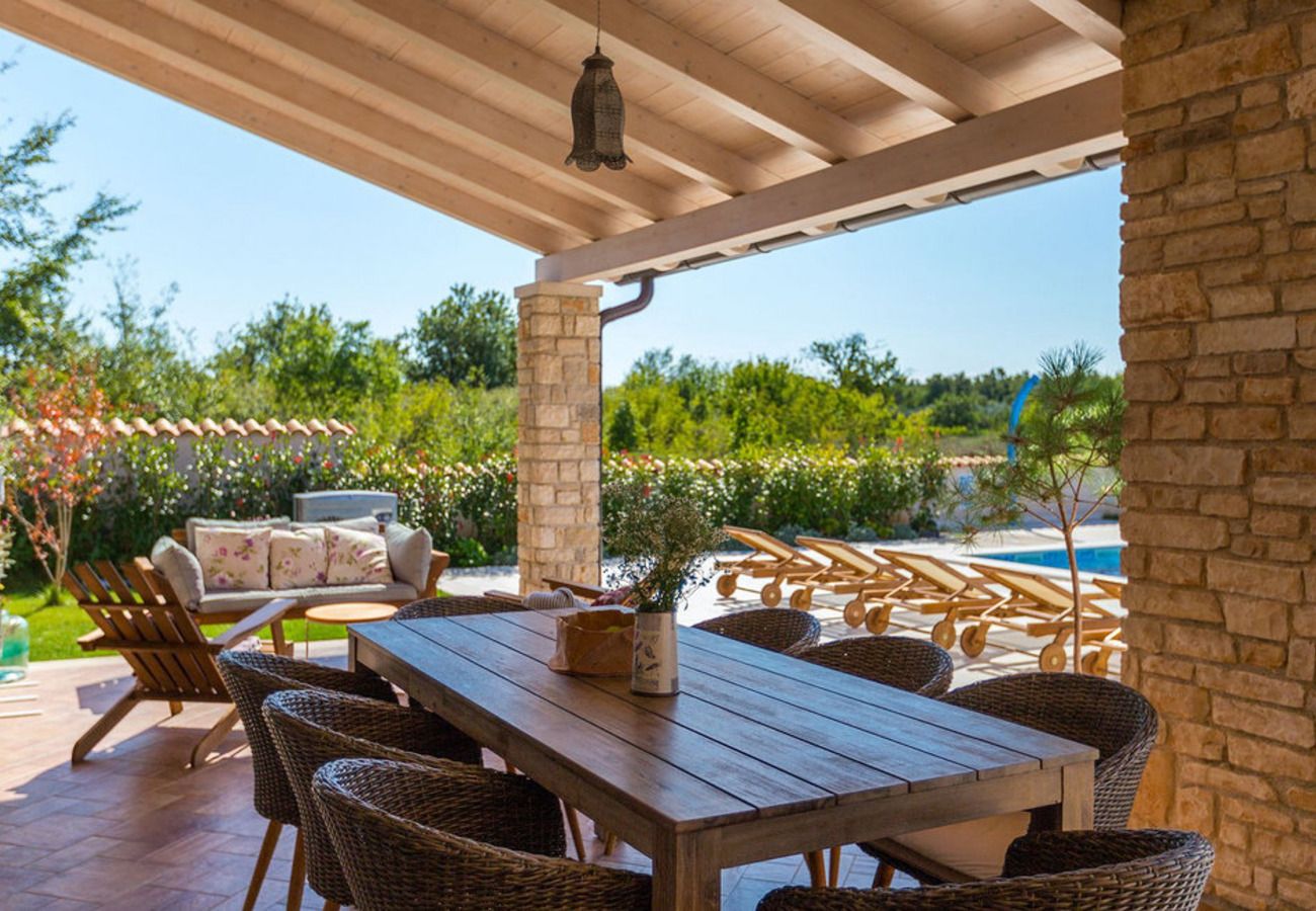 Вилла на Veliki Vareški - Villa Campi for 10 persons near Pula with large garden, private golf and tennis court, kids playground & wellness area 