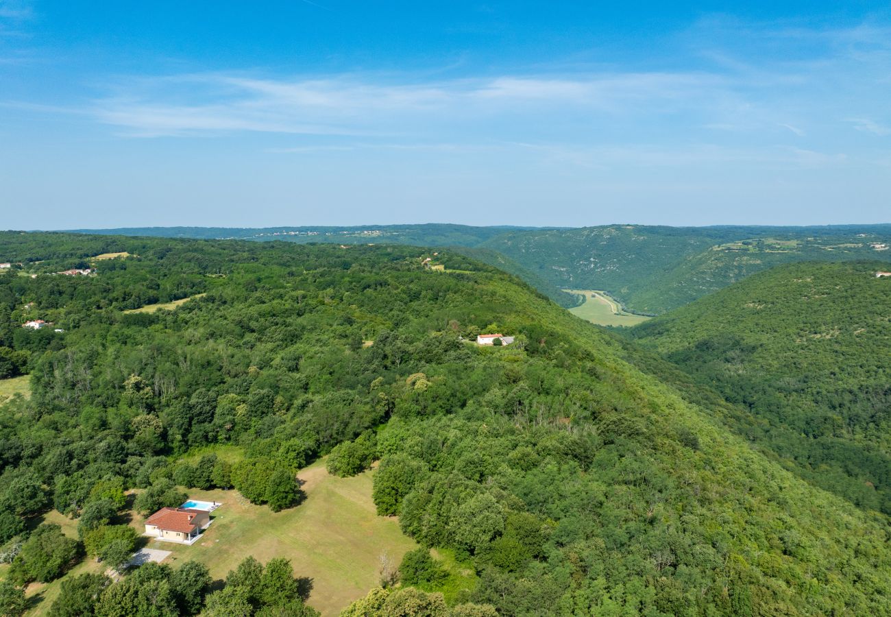 Вилла на Kraj Drage - Villa Aria Labin for 6 persons with private 32 m2 pool, kids playground and large garden 