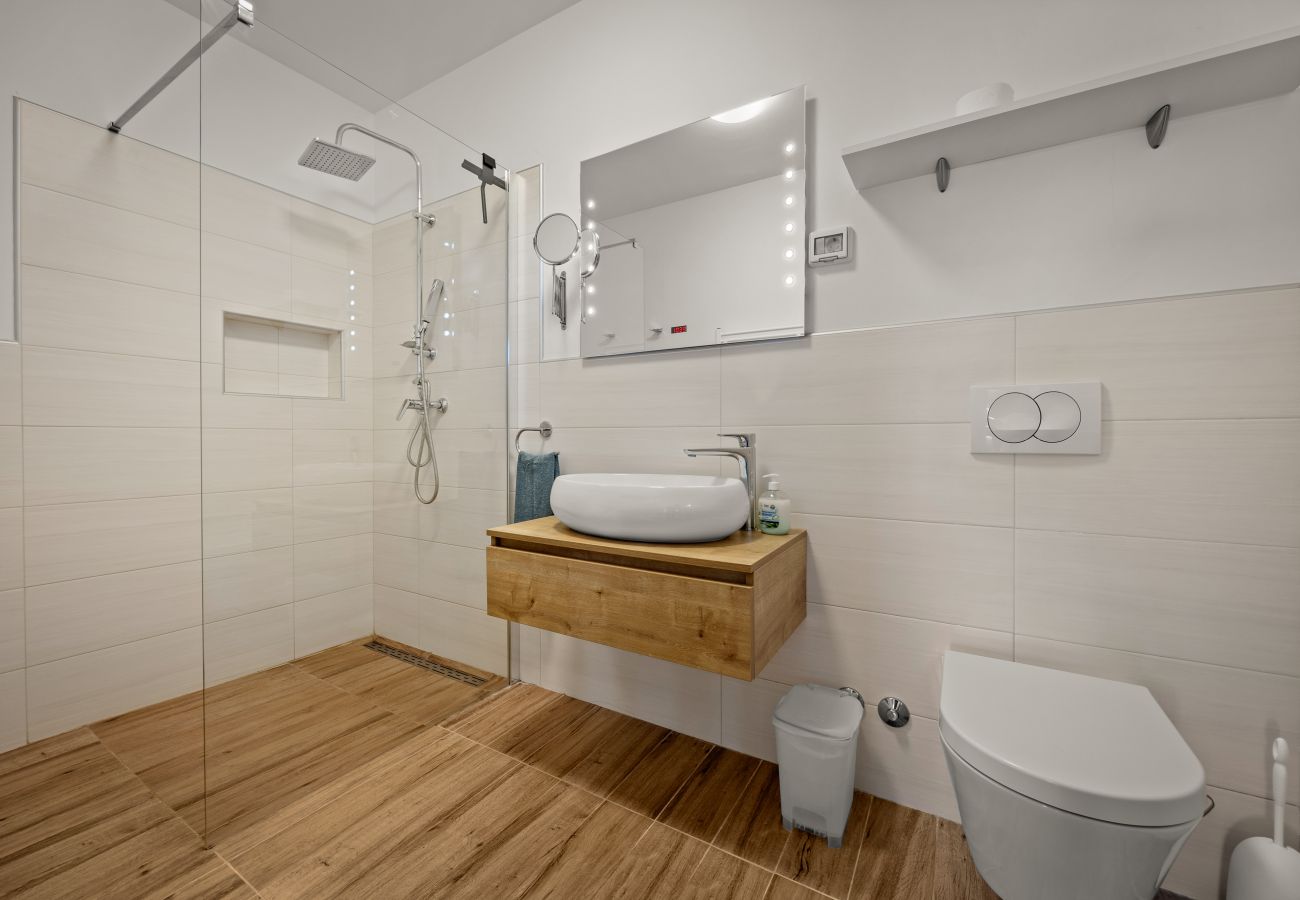 Вилла на Rakalj - Villa Noela in Rakalj for 6 persons with large garden, kids playground - only 2,5 km from beach