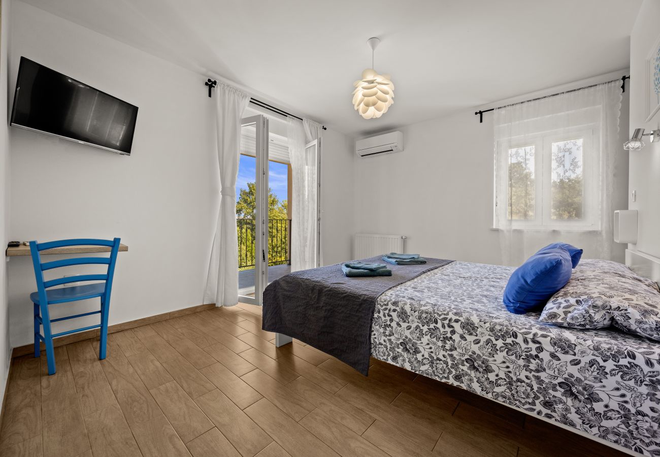 Вилла на Rakalj - Villa Noela in Rakalj for 6 persons with large garden, kids playground - only 2,5 km from beach