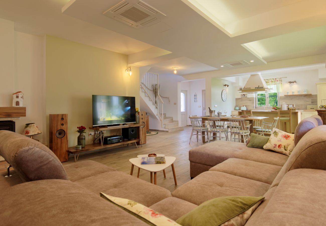 Вилла на Srebrnići - Villa Stella Polaris for 8 persons in Central Istria with private pool, sea view, large garden & kids playground