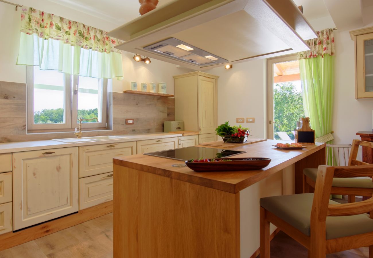 Вилла на Srebrnići - Villa Stella Polaris for 8 persons in Central Istria with private pool, sea view, large garden & kids playground