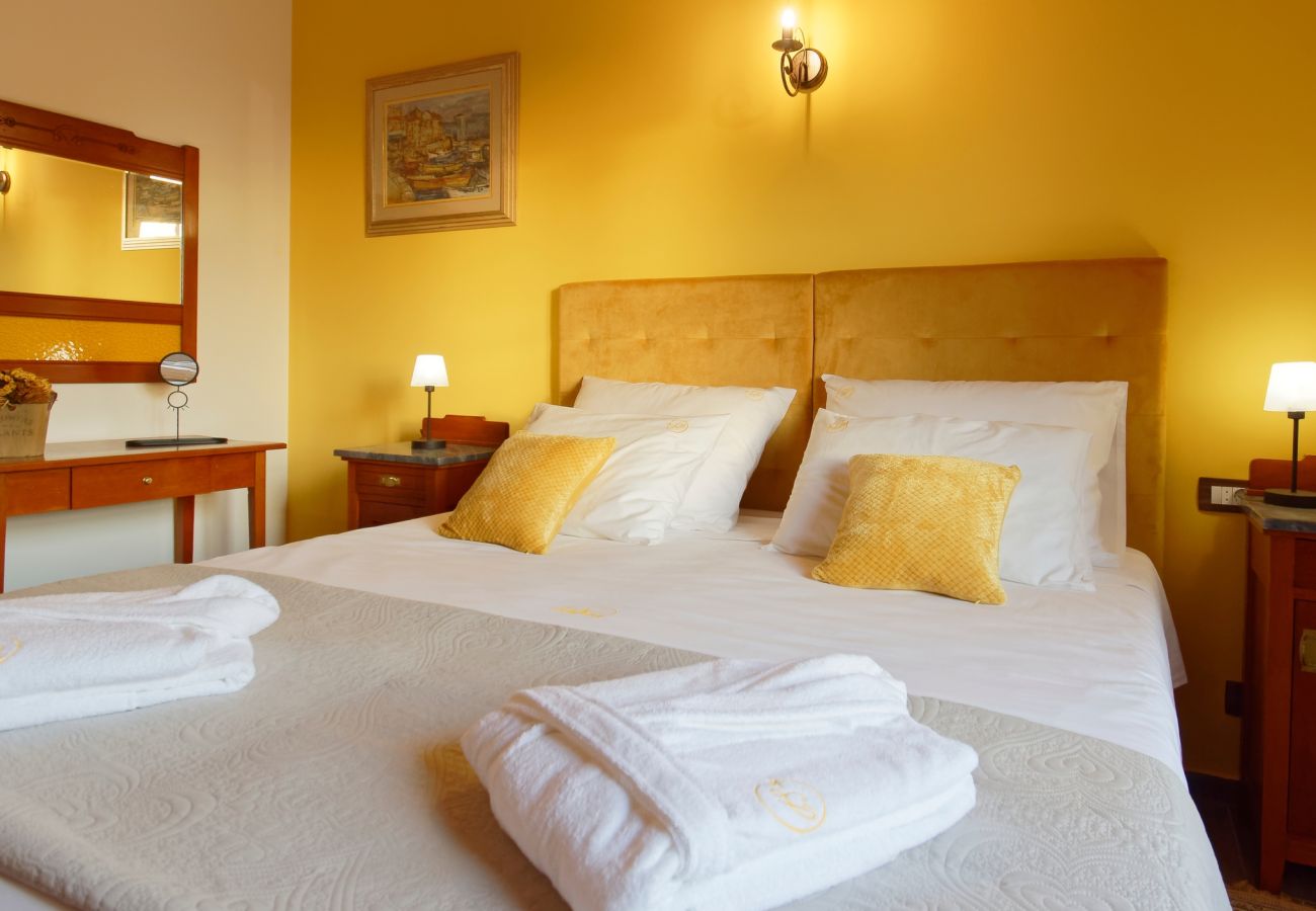 Вилла на Srebrnići - Villa Stella Polaris for 8 persons in Central Istria with private pool, sea view, large garden & kids playground