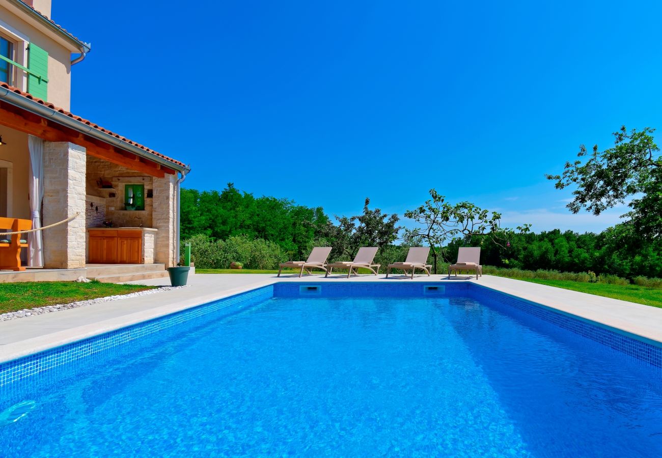 Вилла на Srebrnići - Villa Stella Polaris for 8 persons in Central Istria with private pool, sea view, large garden & kids playground