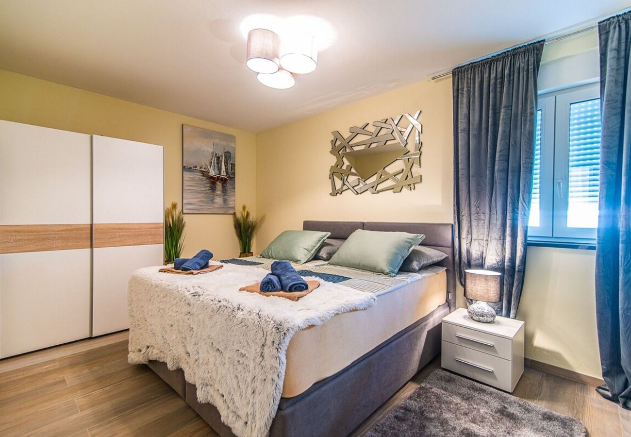 Вилла на Ližnjan - Villa Ancora near Medulin for 10 persons with private pool & pet friendly - only 800 meters from beach