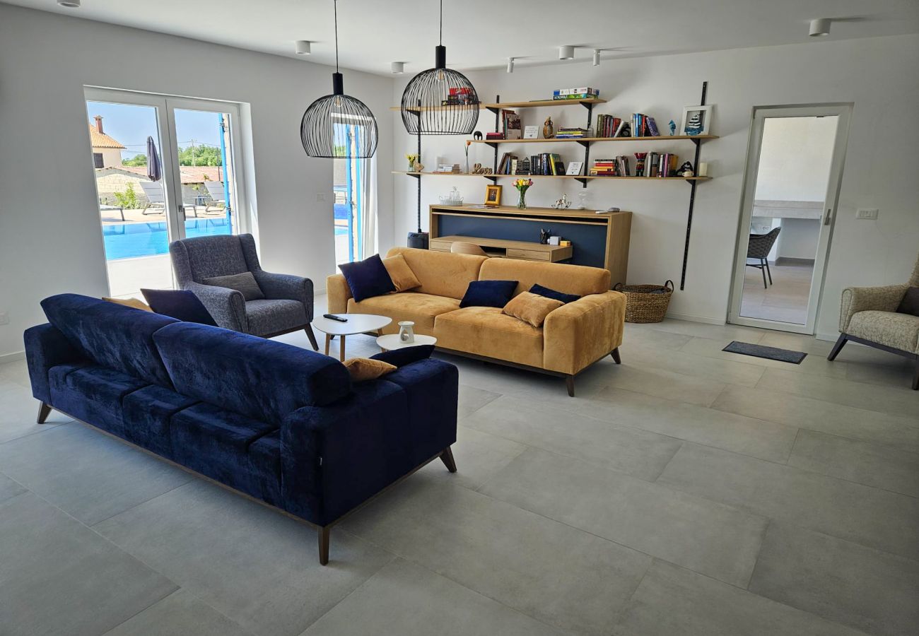 Вилла на Rapavel - Villa Blue Moon for 9 persons near Poreč with 42 m2 heated pool, wellness, kids playground & sea view