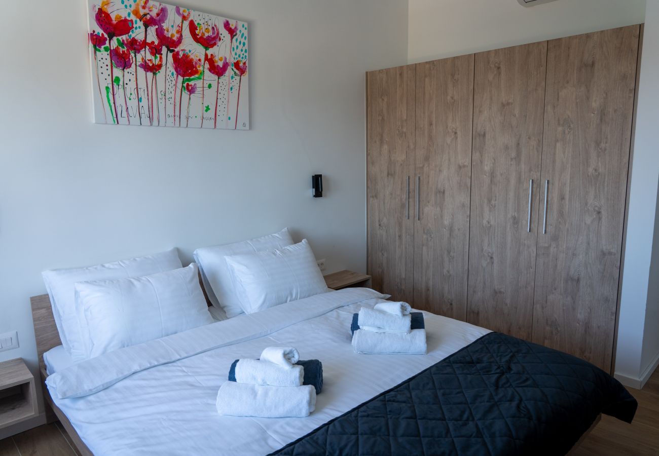 Вилла на Rapavel - Villa Blue Moon for 9 persons near Poreč with 42 m2 heated pool, wellness, kids playground & sea view