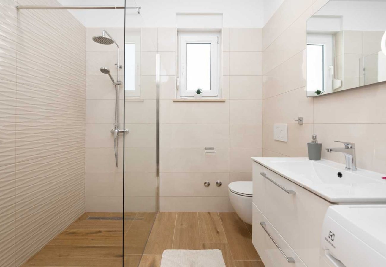 Вилла на Divšici - Villa Karla near Pula for 8 persons with private pool, kids playground & pet friendly