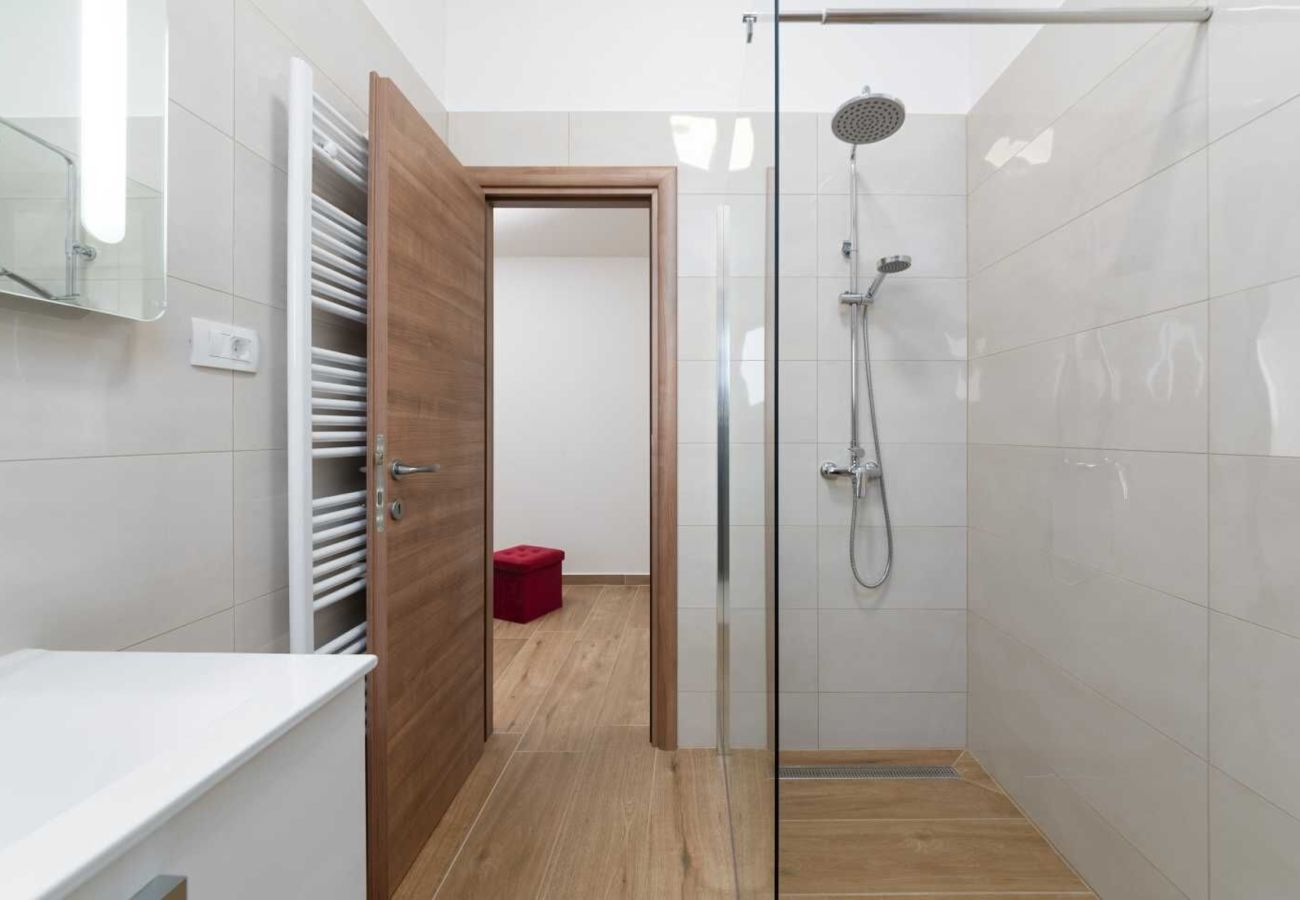 Вилла на Divšici - Villa Karla near Pula for 8 persons with private pool, kids playground & pet friendly